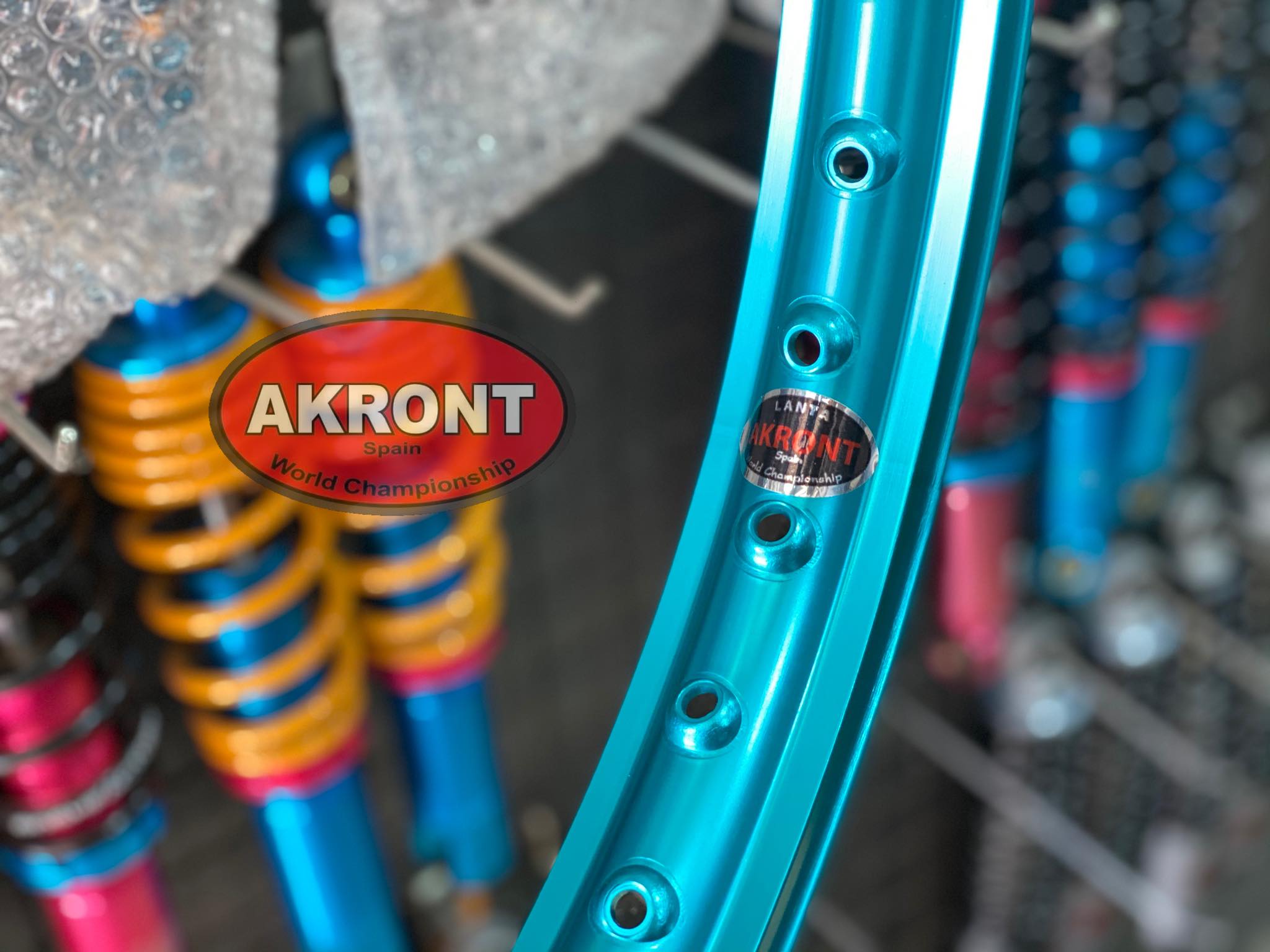 วงล้อ AKRONT - สีแปลก แหวก แตกต่าง😁 คู่750฿ | Facebook