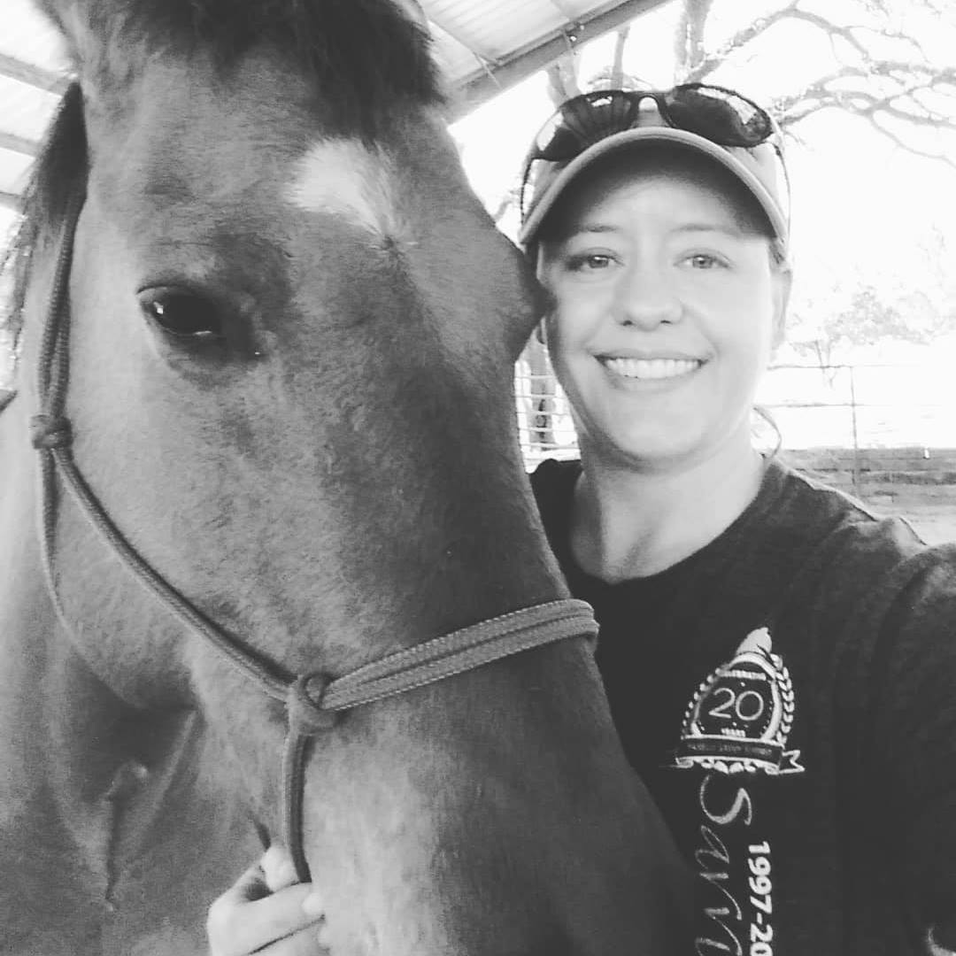 A simple daily massage you can do for your horse - flip their mane to ...