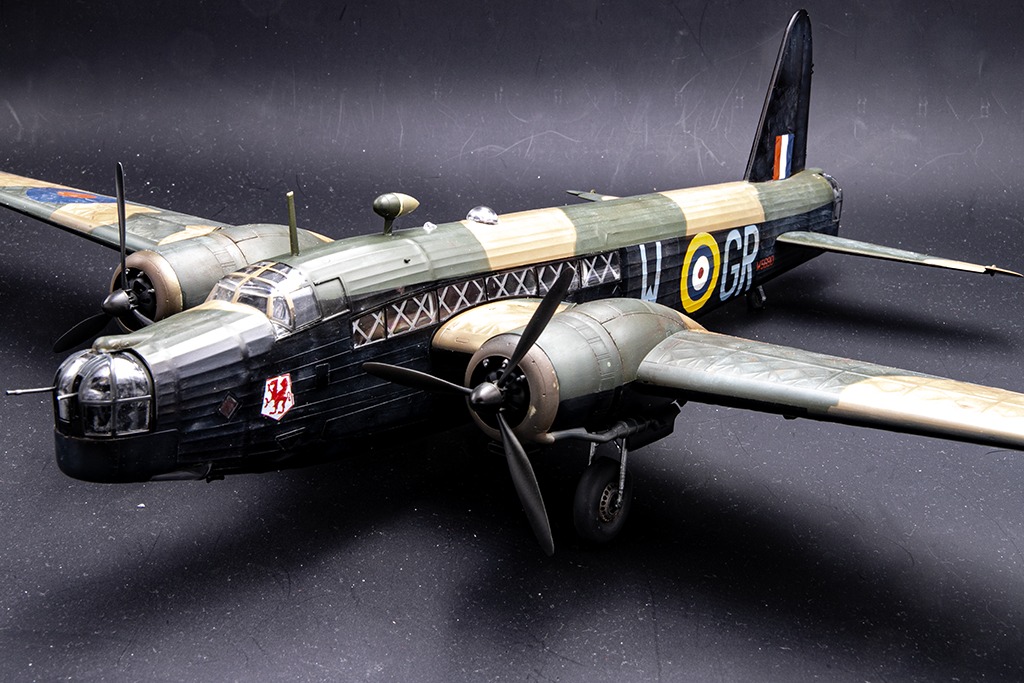 Wellington MK.III, 1/48 Trumpeter. Scratchbuilding process.