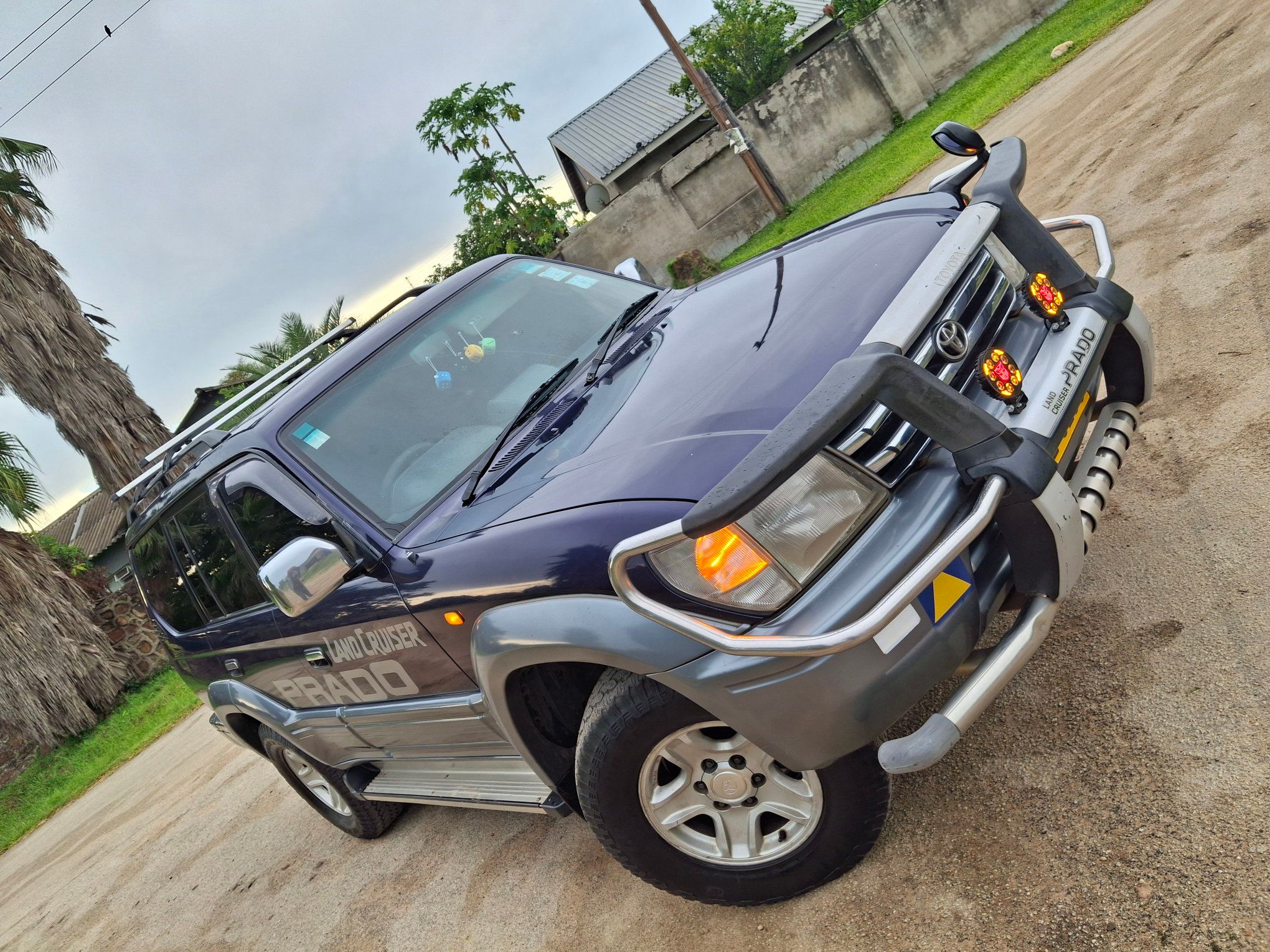 そら TOYOTA LAND CRUISER .PRADO J95 KZ-TE .4X4 AUTOMATIC .AIRCON