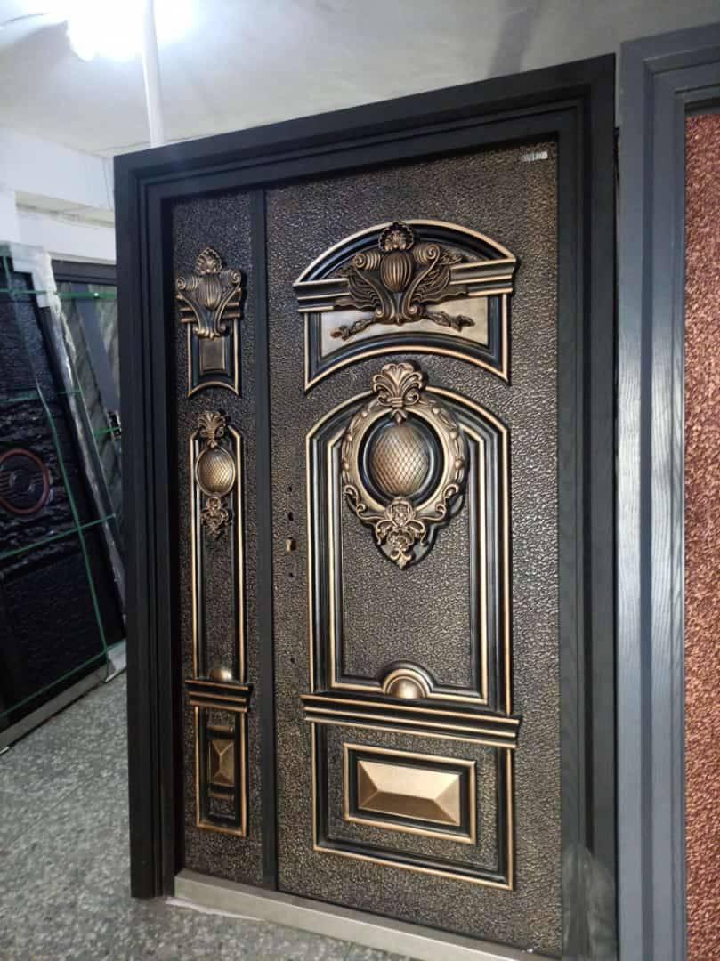 Pascal unique doors