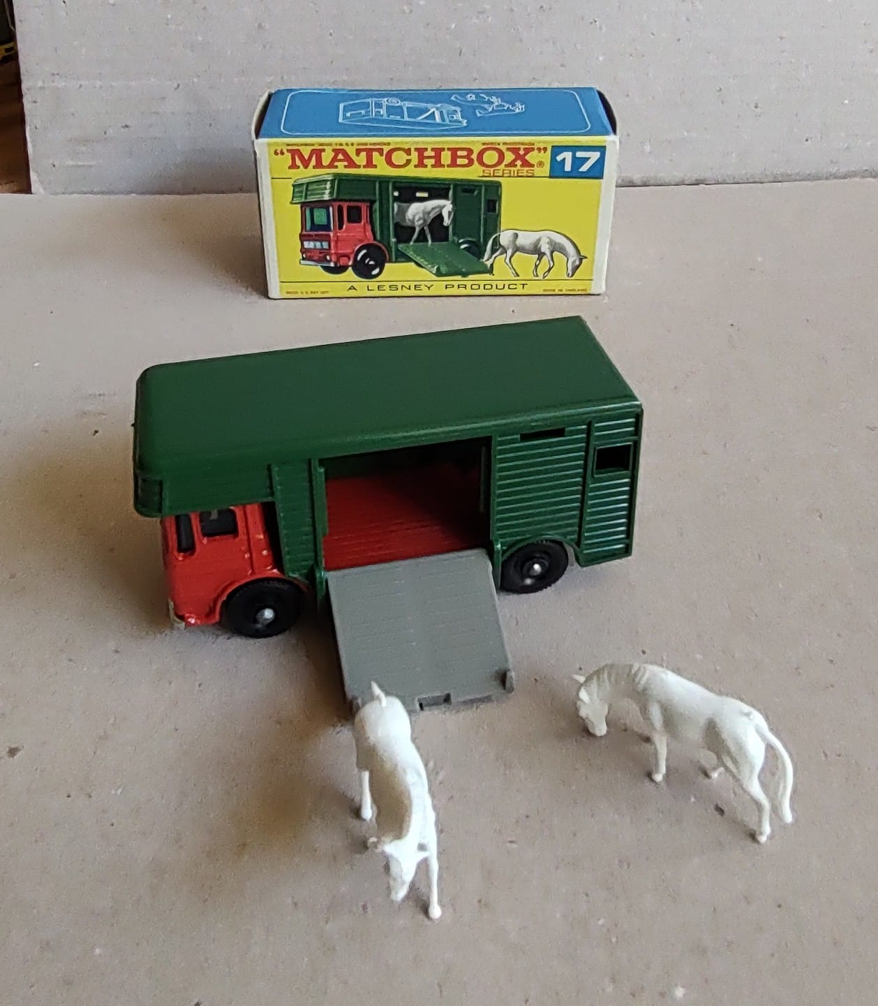 Matchbox marshall horse box details