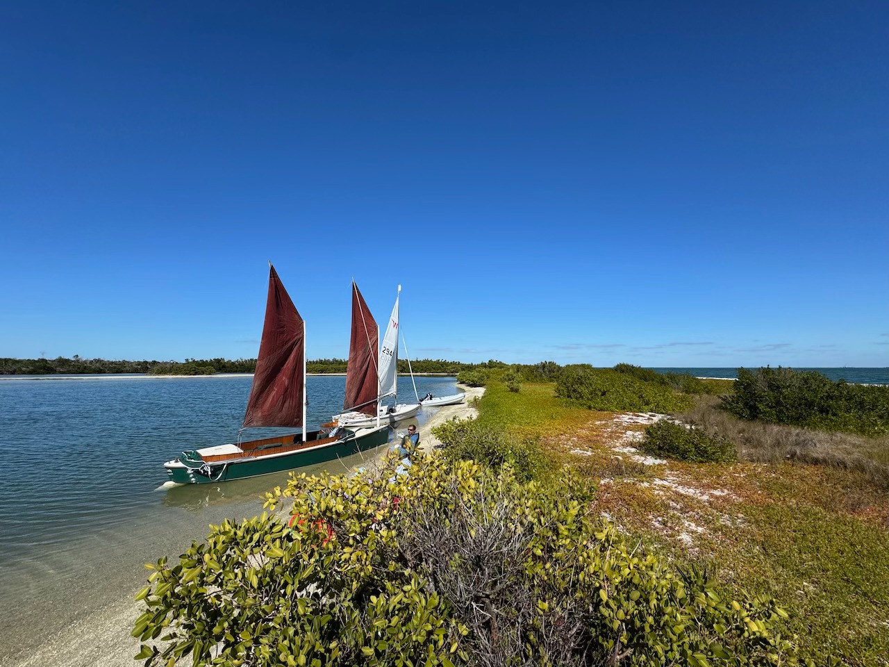 We used the Cabbage Key event as an excuse to get away from boat 