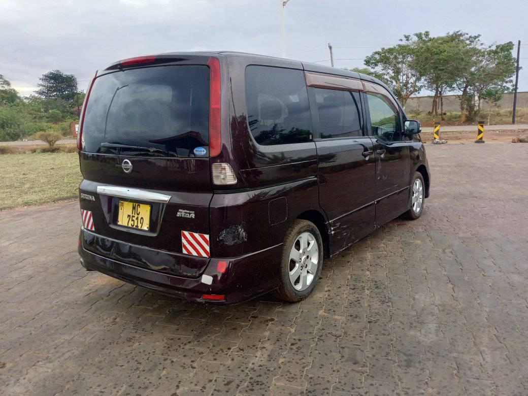 Nissan Serena forsale price 10,5mita zokambilana original paint