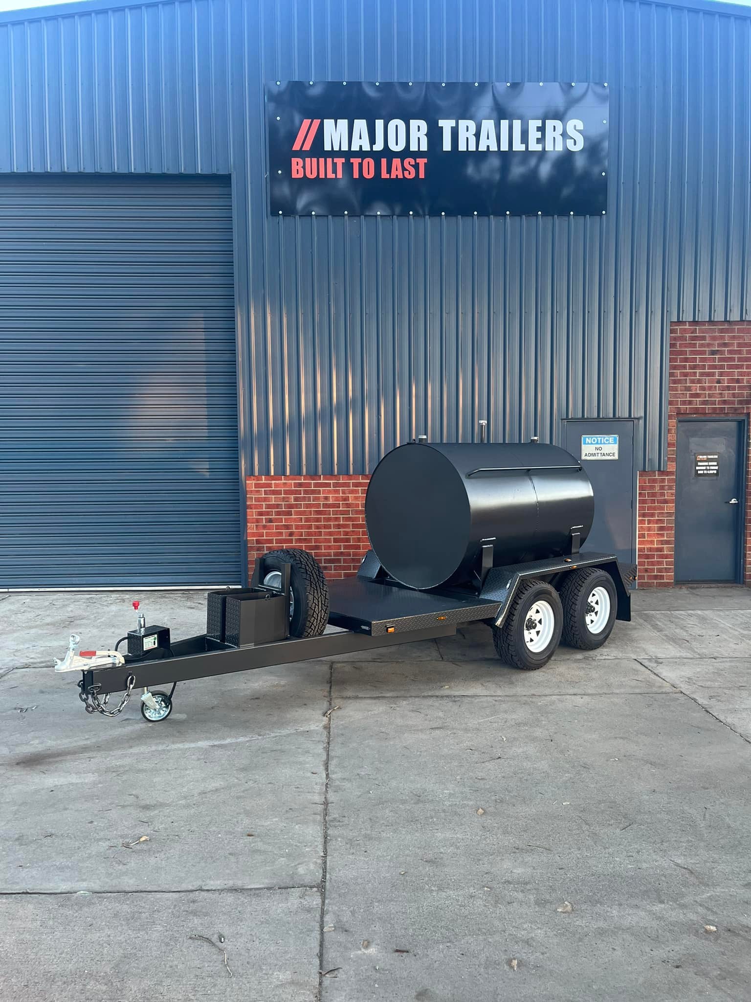 Major Trailers - 2000L Tank Trailer with Large Front...
