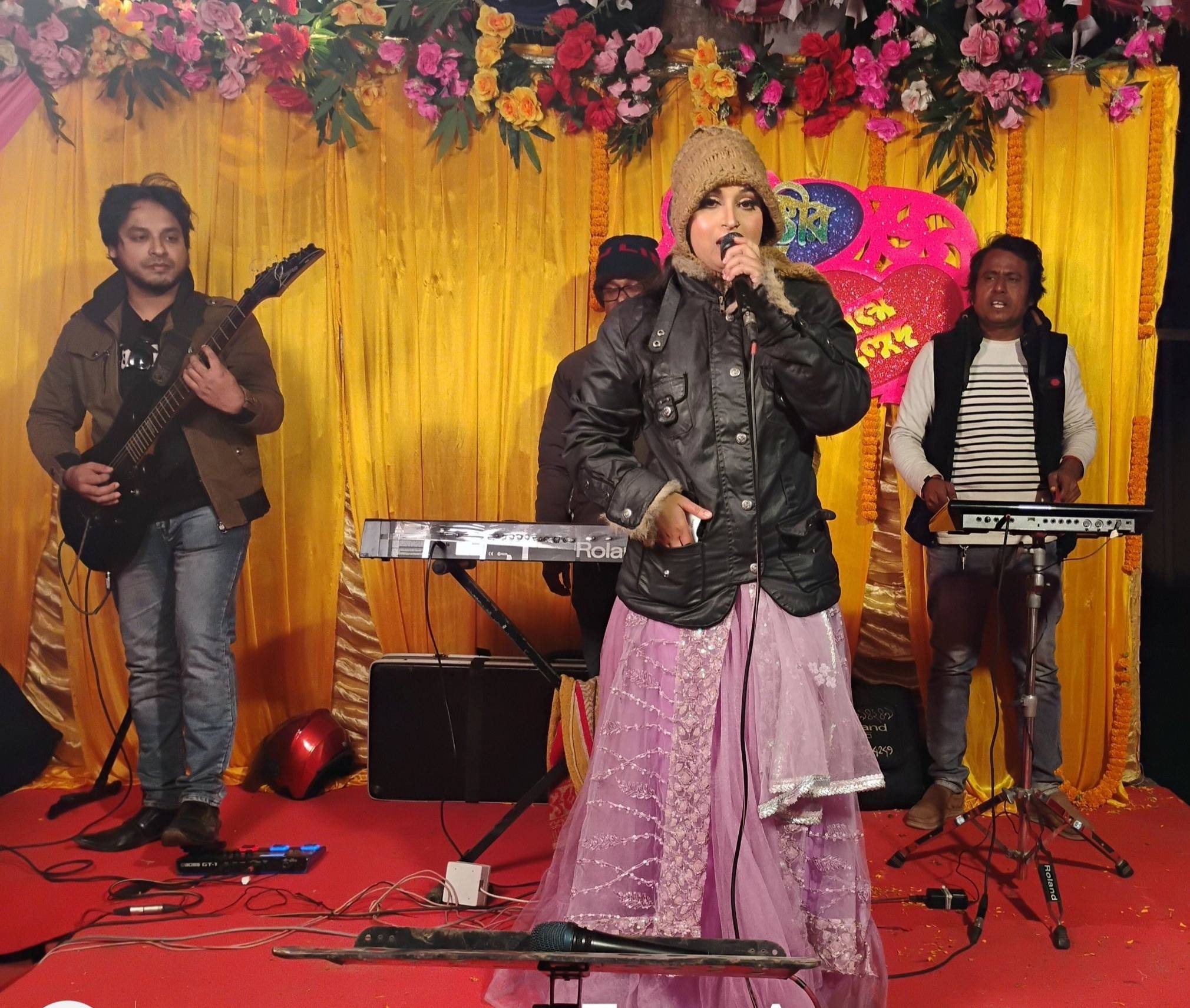Singer Rotna