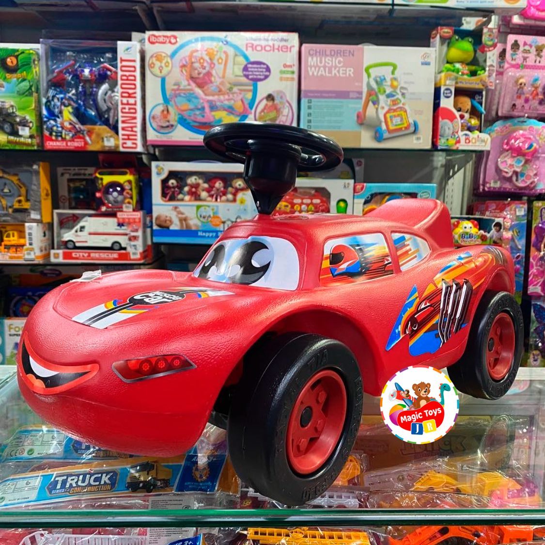Magic Toys Jr - ¡Carro Montable: Rayo McQueen ! Medidas:...