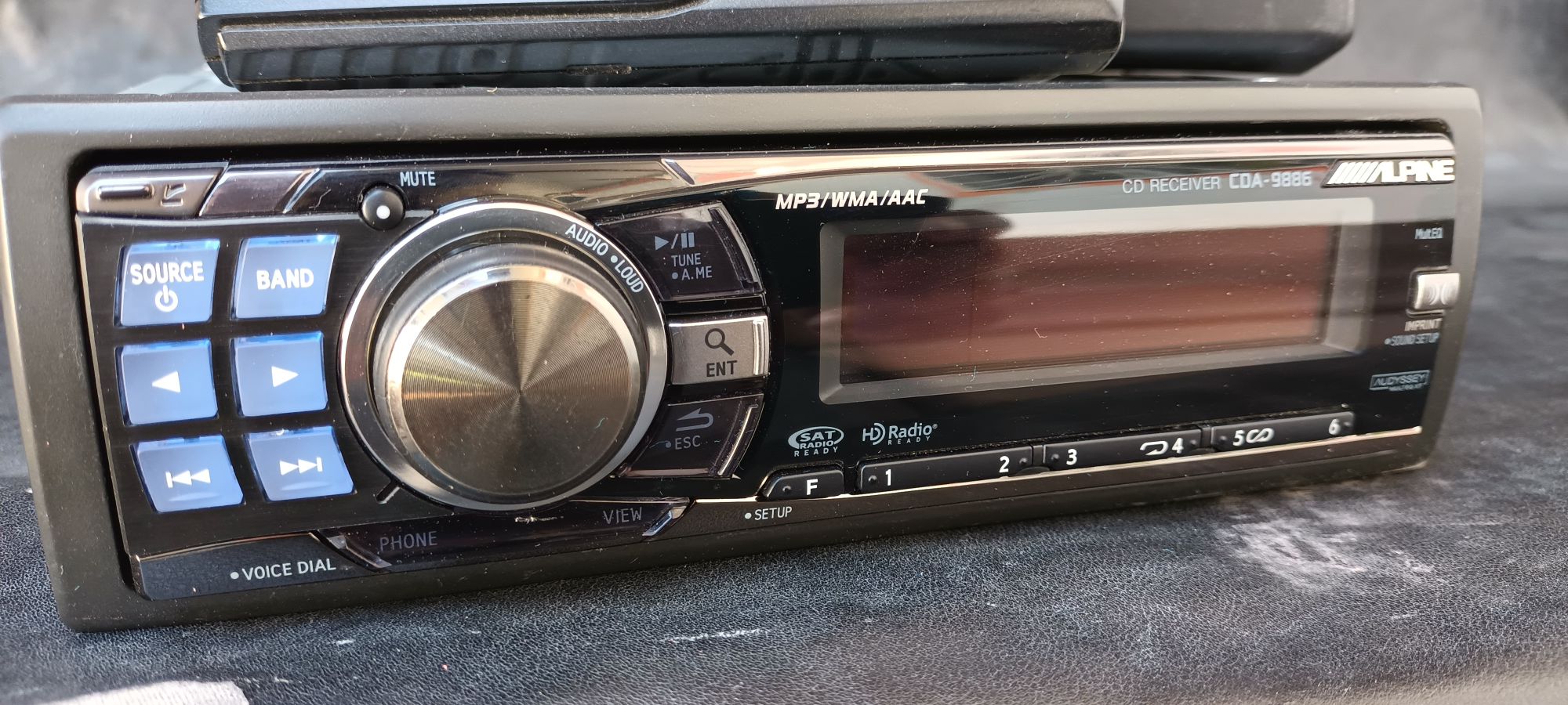 Alpine CDA-7894J CD player recognized for design excellence