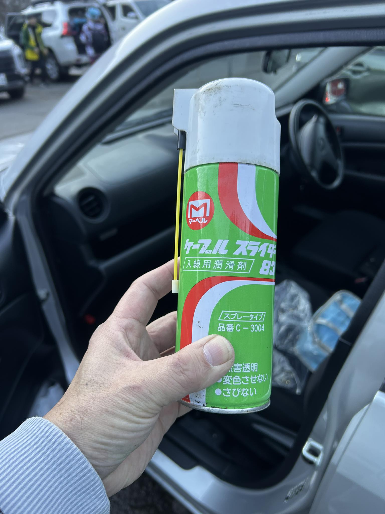 スキー情報 | インナーブーツを先に履いてからシェルに入れる方、乾燥とかの為にインナーブーツを頻繁に出し入れする方、... | Facebook