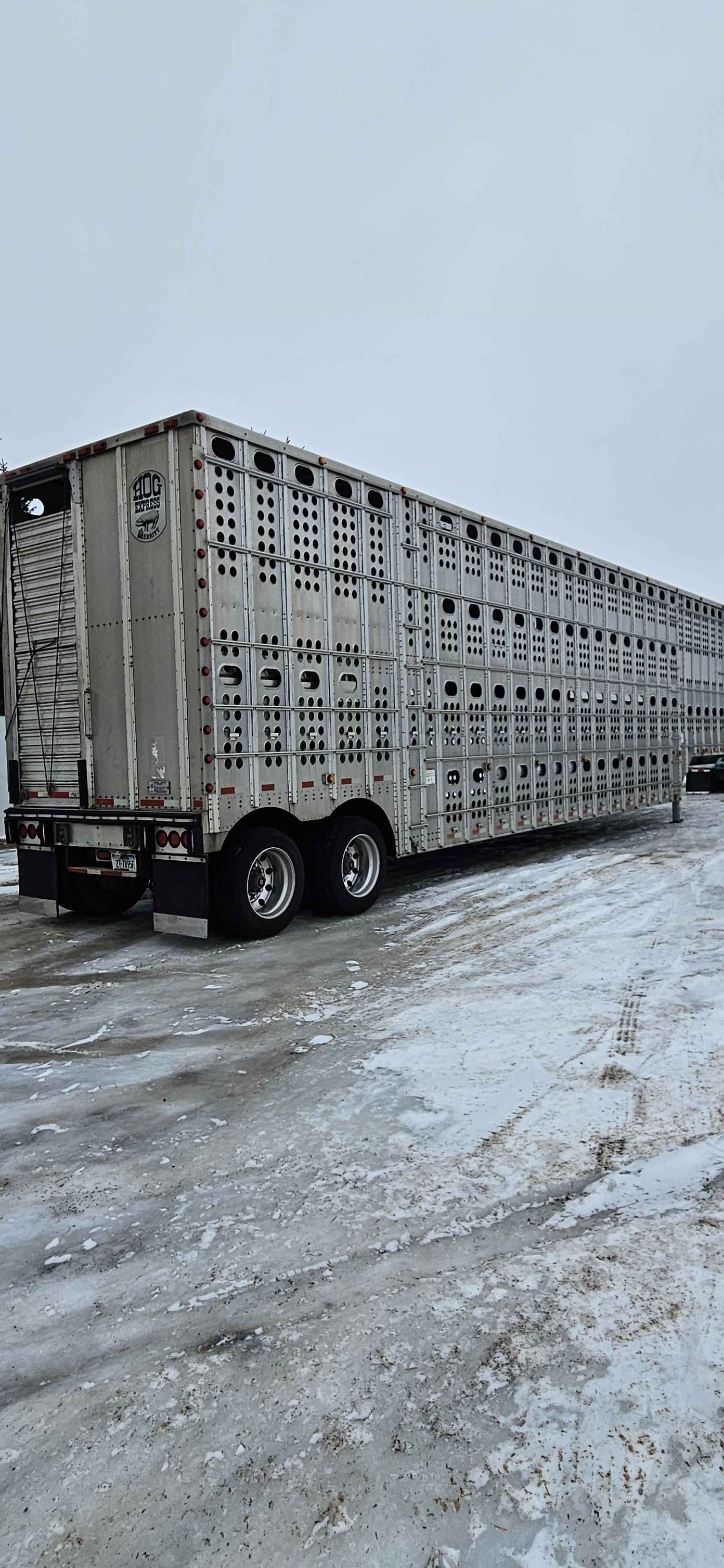 2020 Merrit Livestock Trailer 48ft 3deck 10.5ft nose 28.5middle