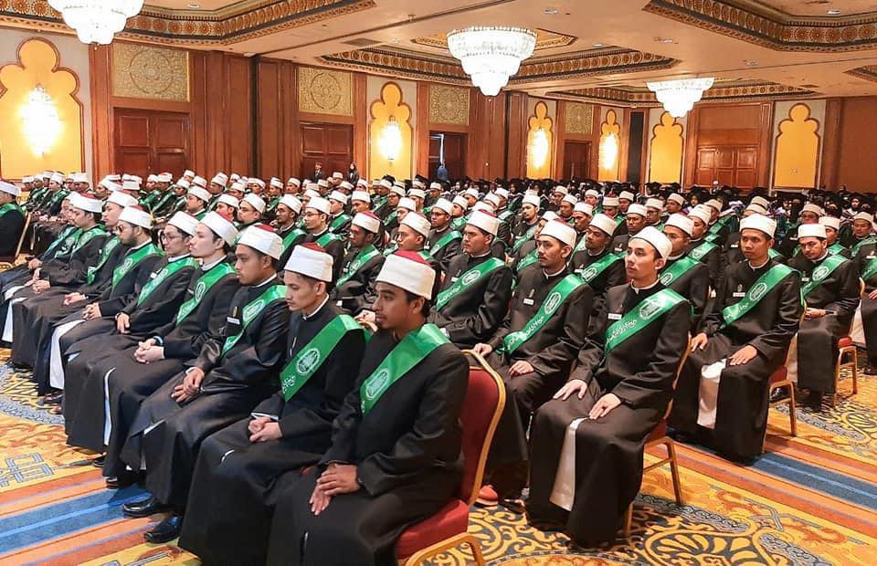 Graduation/Honoring photos of... - Al-Azhar Al-Sharif