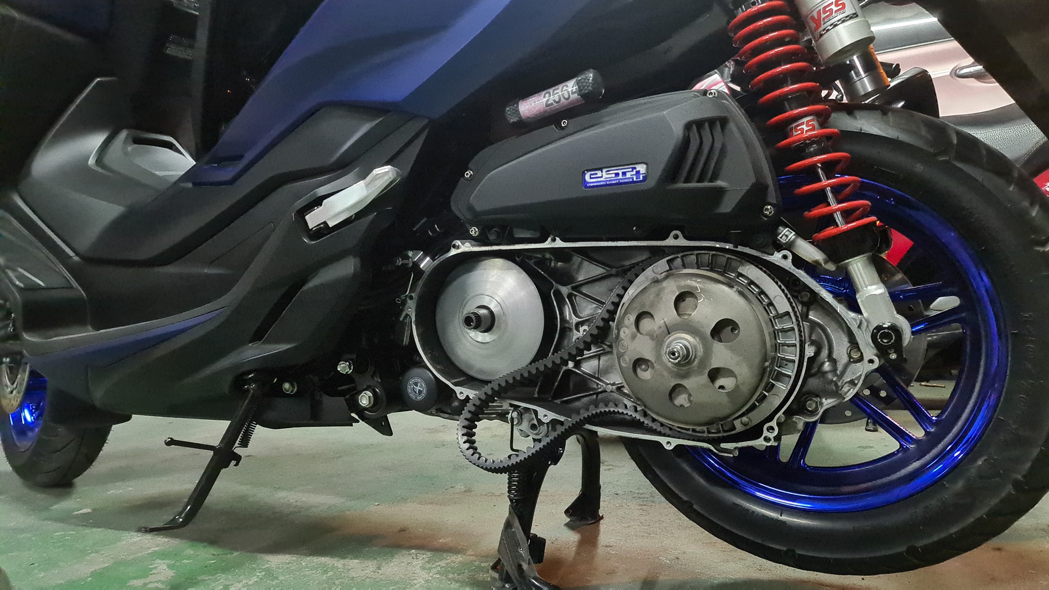 KRS Racing - ส่องงานค้าบ forza350 xmax แก้ครัช ล้างข้าง... | Facebook