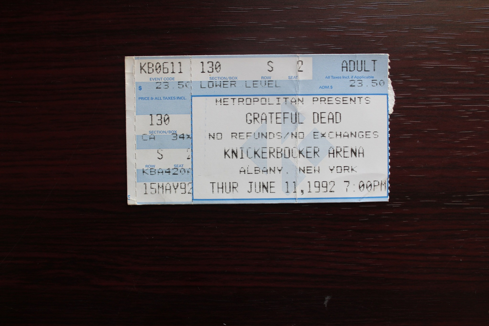 Who designed the 6-12-1992 Knickerbocker Arena concert art?