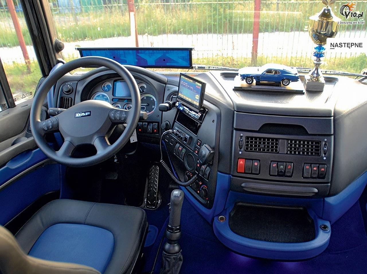 Даф 105 салон. DAF 105 салон. Даф 105 кабина внутри. DAF XF 105 кабина. DAF XF 95 салон