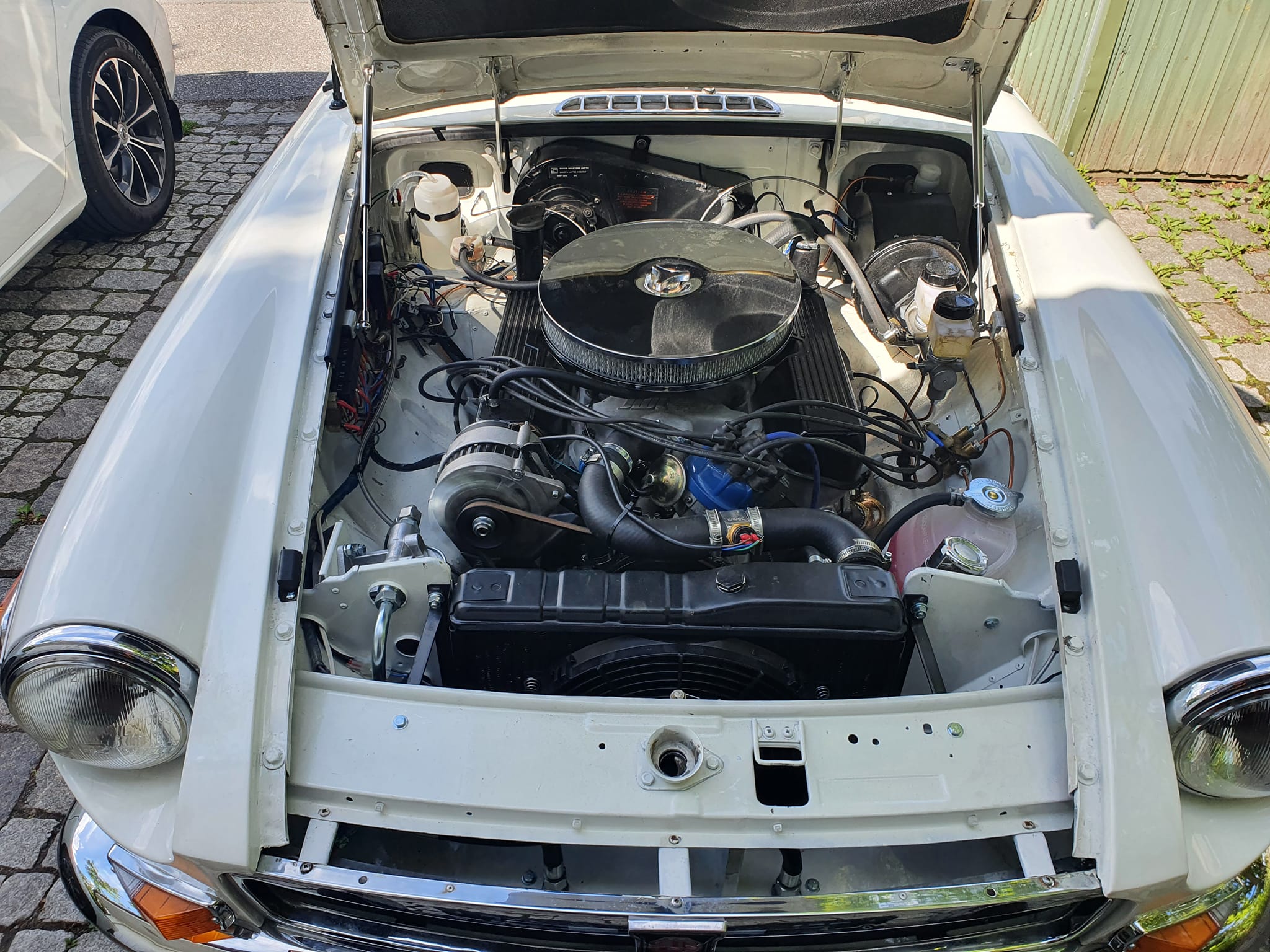 Anyone using Edelbrock 1404 carb on standard 3.5 V8? Would be interesting to know what jets, rods and springs are used. I'm trying to tune my MGB using an AFR meter