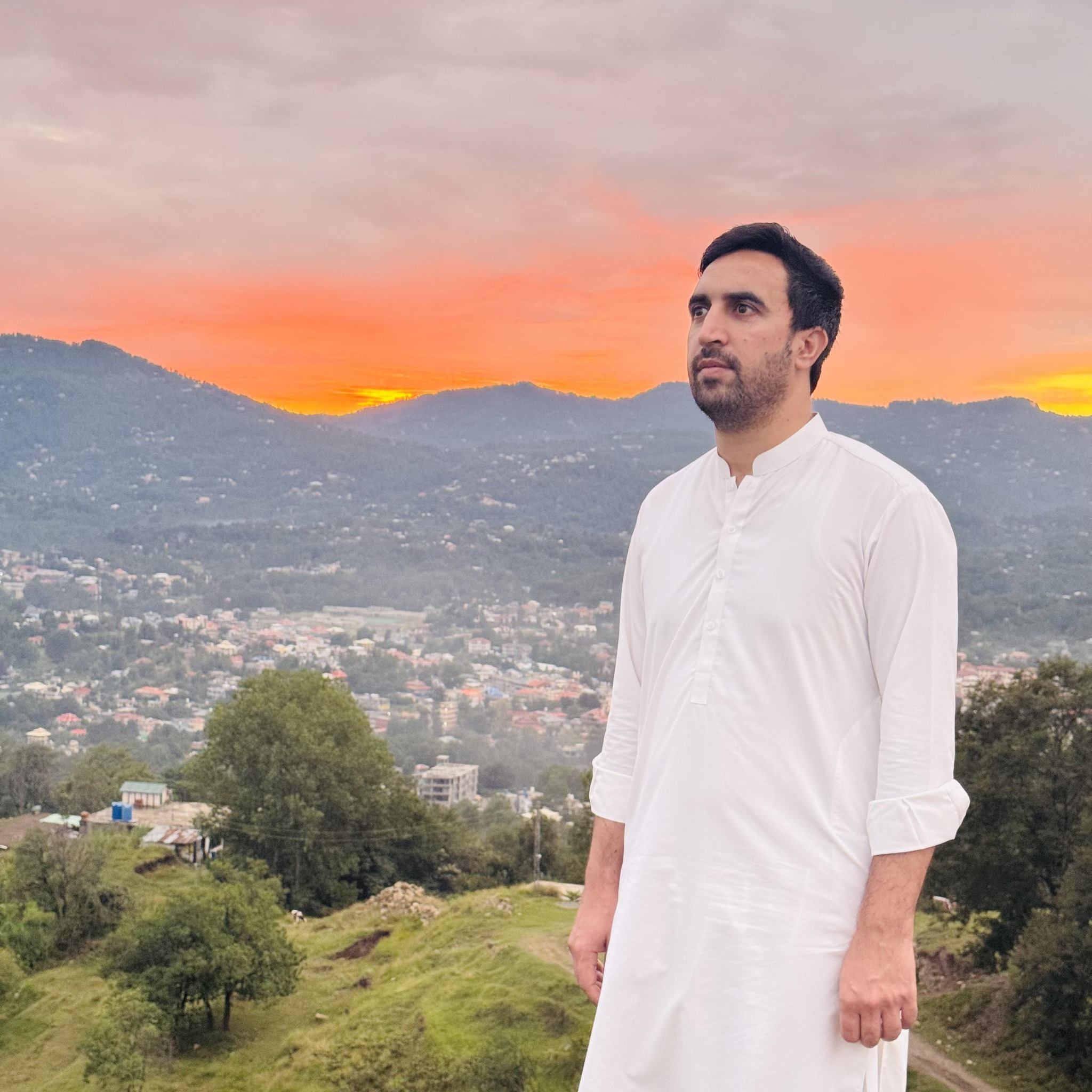 سردار فاروق احمد طاہر، سابق ڈپٹی اسپیکر اور وزیرِ قانون آزاد خکومت
