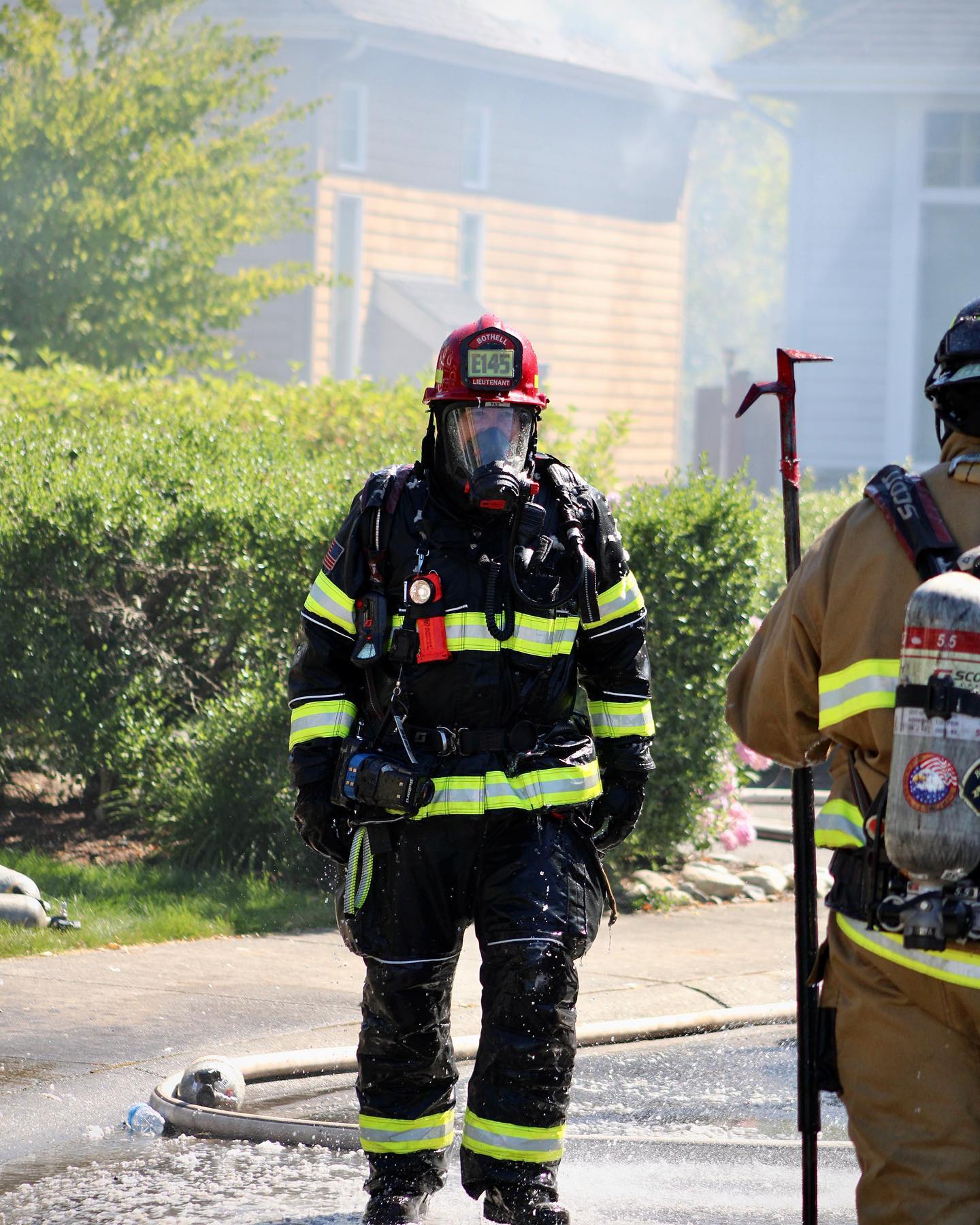 A Bothell Fire Department LT.... - First Response Media