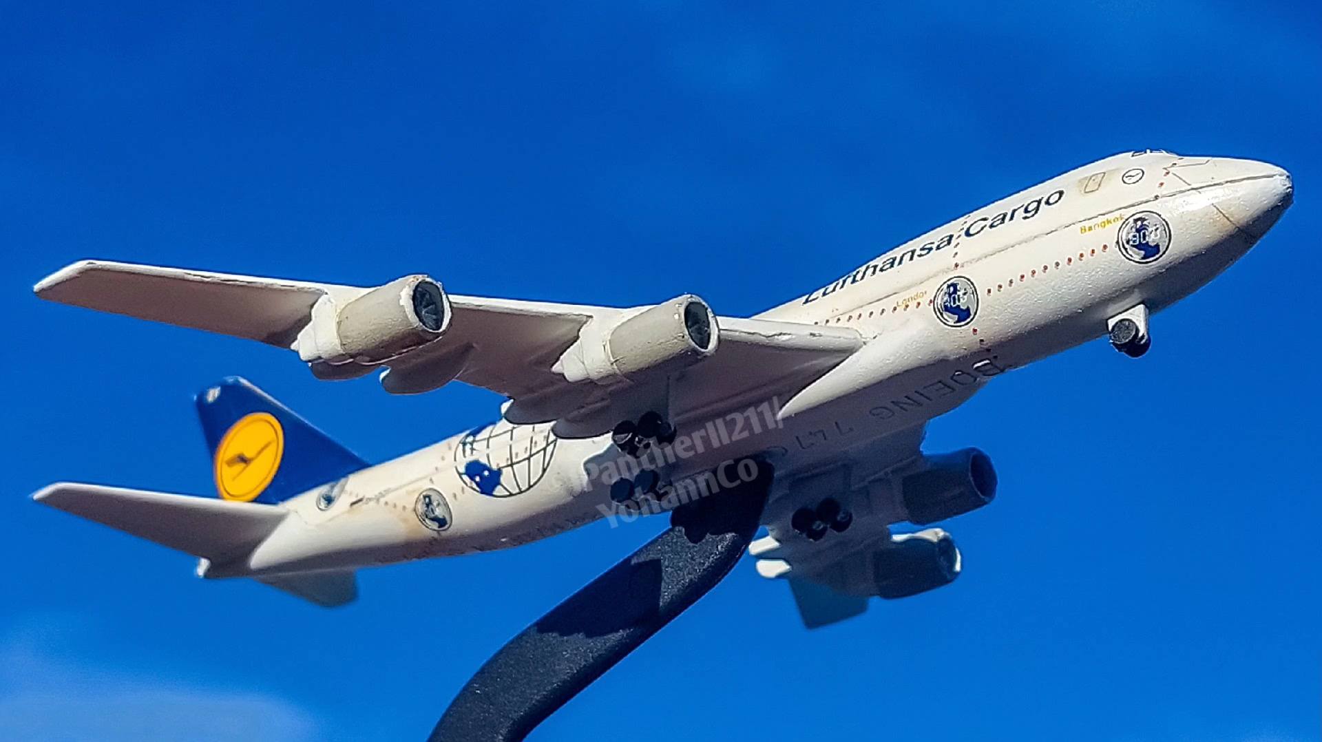 1:200 Lufthansa Cargo MD-11F Farewell
