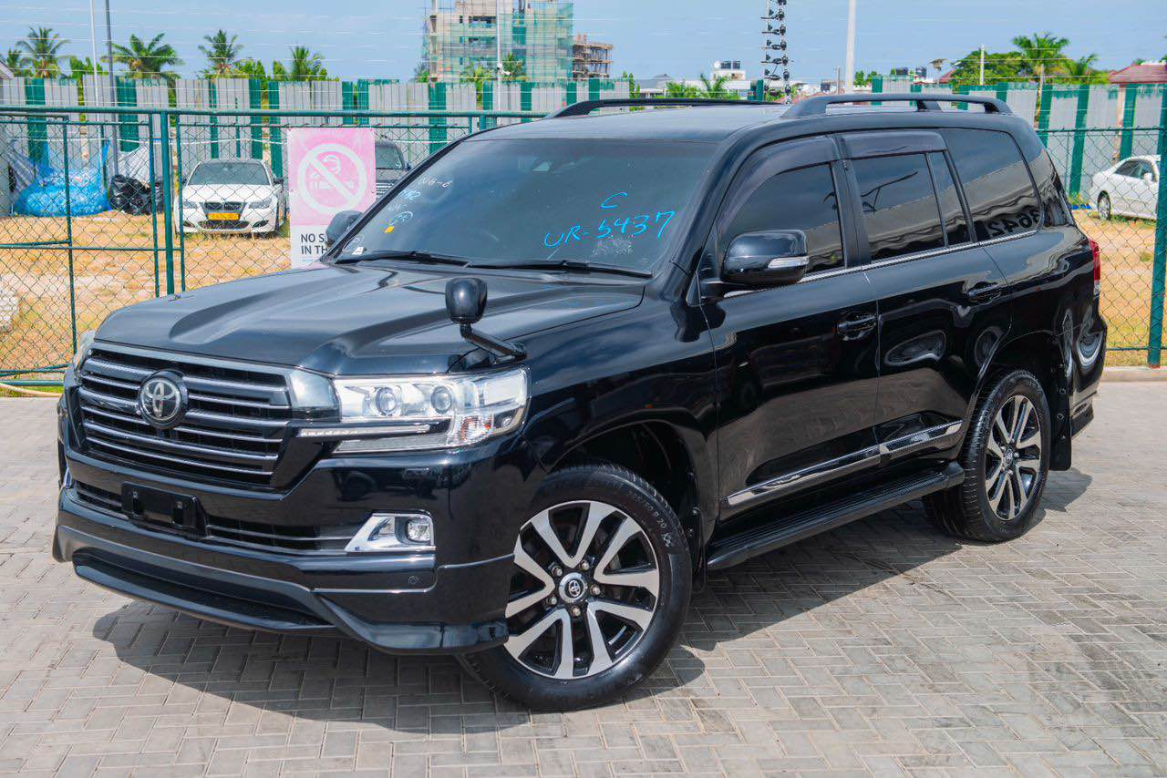 🚙 TOYOTA LAND CRUISER 200 SERIES 🚙 Power. Luxury. Prestige