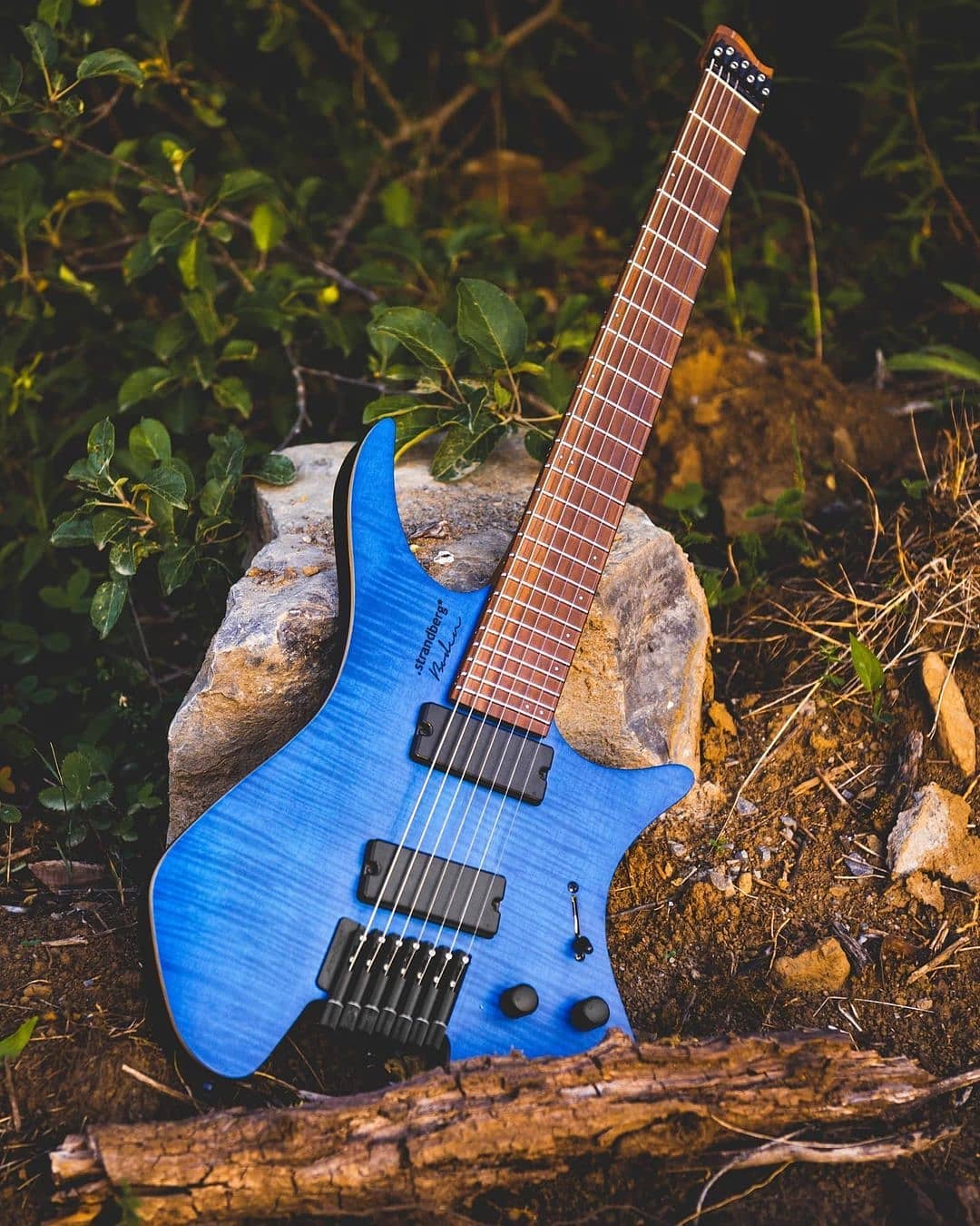 Shedding some light on this stunning Boden J6 Ras model! 🌠 What