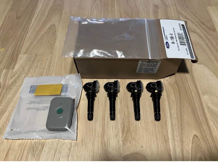 Ford Performance TPMS kit with programmer 315mhz brand new - Car ...
