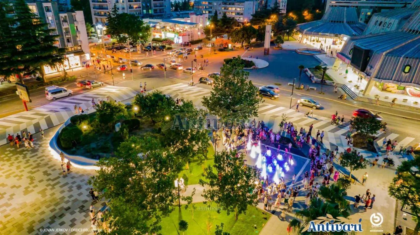 Antivari - 🌟🇲🇪 Trg Vladimira i Kosare 🎉🇲🇪 @blueit.me