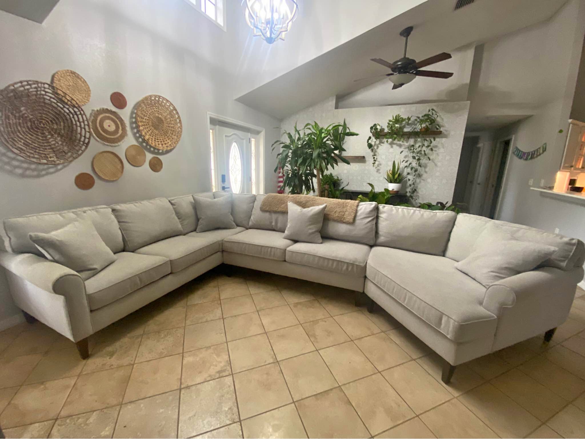 Havertys Sectional With Cuddler