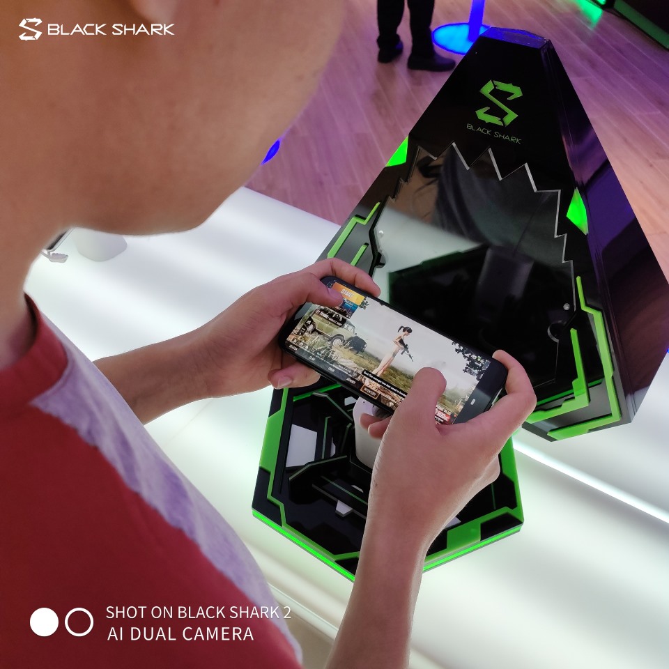 Black Shark Malaysia Did You Know We Are Already Featured With Maxis You Can Go To The Gardens Maxis Center And Sunway Maxis Center To Try On Our Device Https Www Maxis Com My Devices Brands Xiaomi Black Shark 2 Zerolution