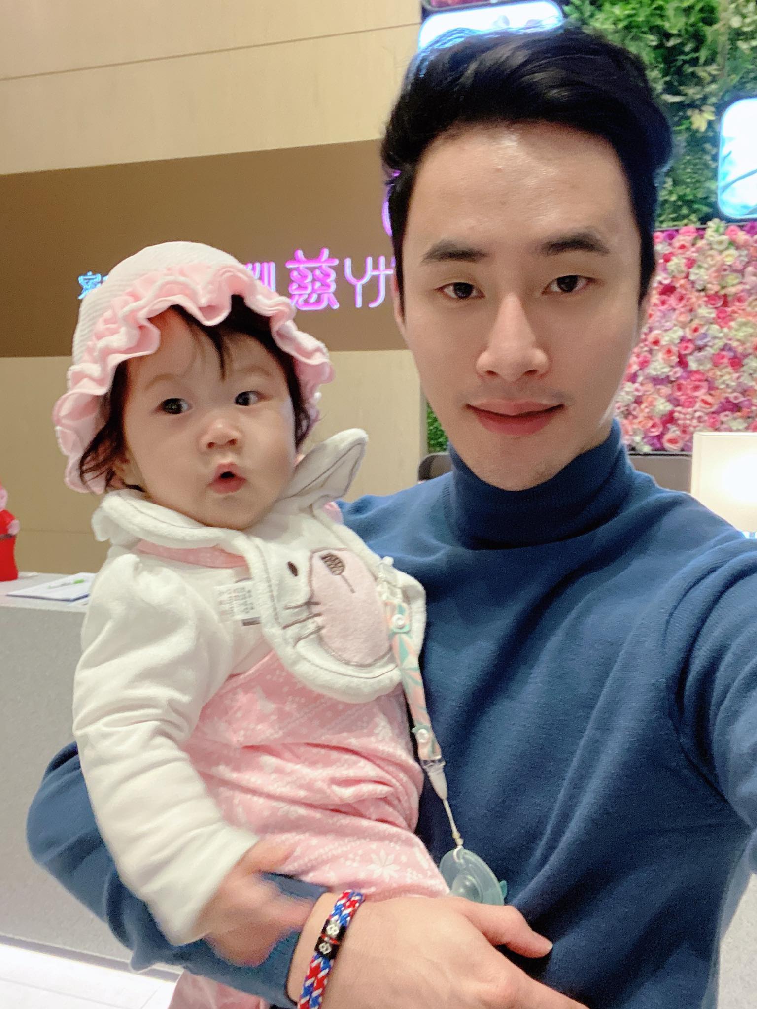 賴暉元醫師的醫美日記 不少人會敲敲 賴醫師詢問自己的困擾因為賴醫師除了星期一到星期五門診滿滿滿 Facebook