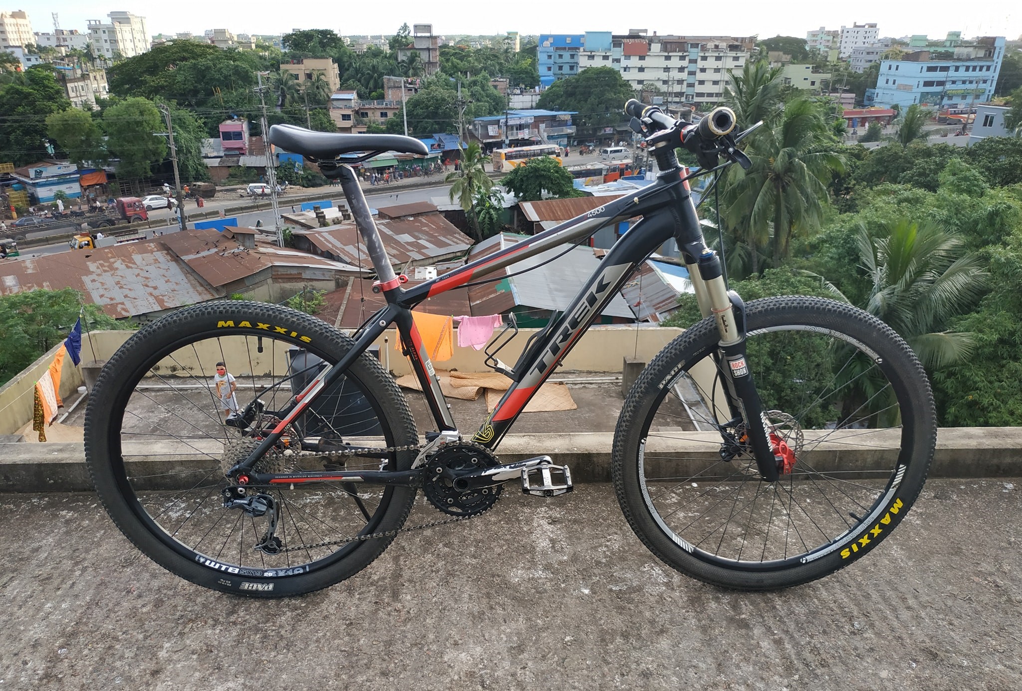 hjc ac 12 carbon vader helmet RPHA Solid Ready Tumi Alpha Bravo Color:Industry grey matte tucson ebike The helmet has a
