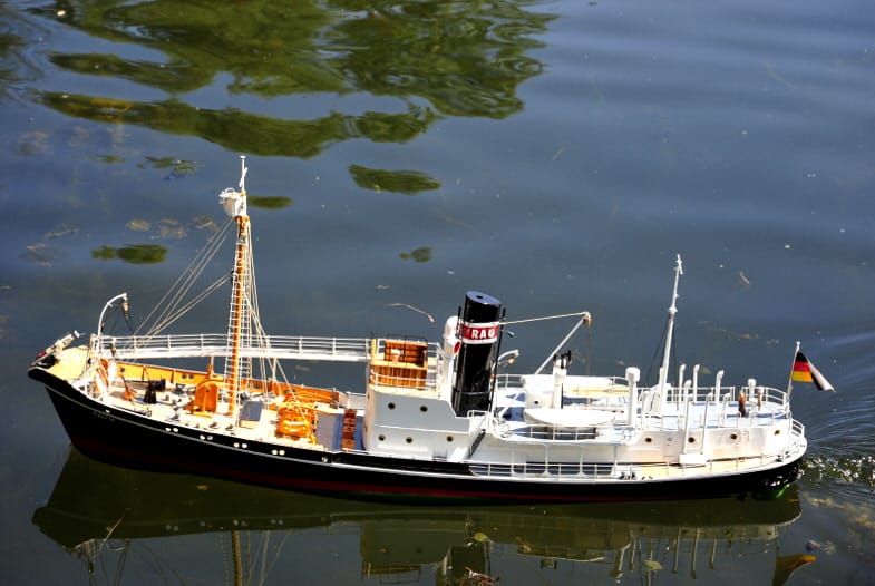 PERTH RC SCALE MODEL BOAT SELL OR SWAP