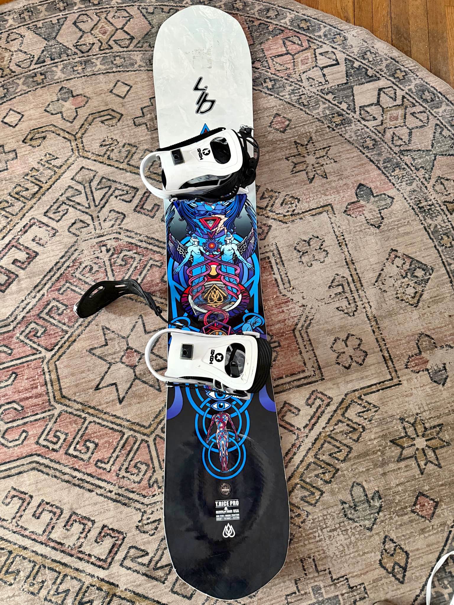 burton family tree fish split snowboard 3D Splitboard 2026 GROOM style shape for backcountry Color:Glossy White Does anyone have a