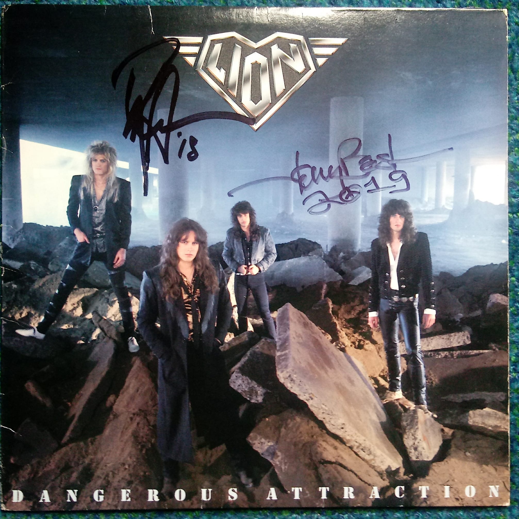 独CD Lion Dangerous Attraction 8342322 Scotti Bros. Records /00110 On July 21, 1987: Lion released the album 