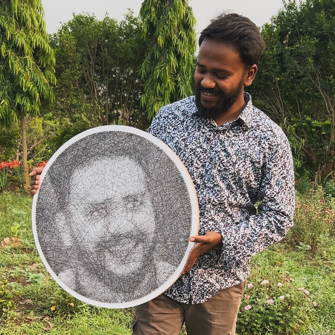 Portraitspider - 🎨 Bringing faces to life, one string at a... | Facebook