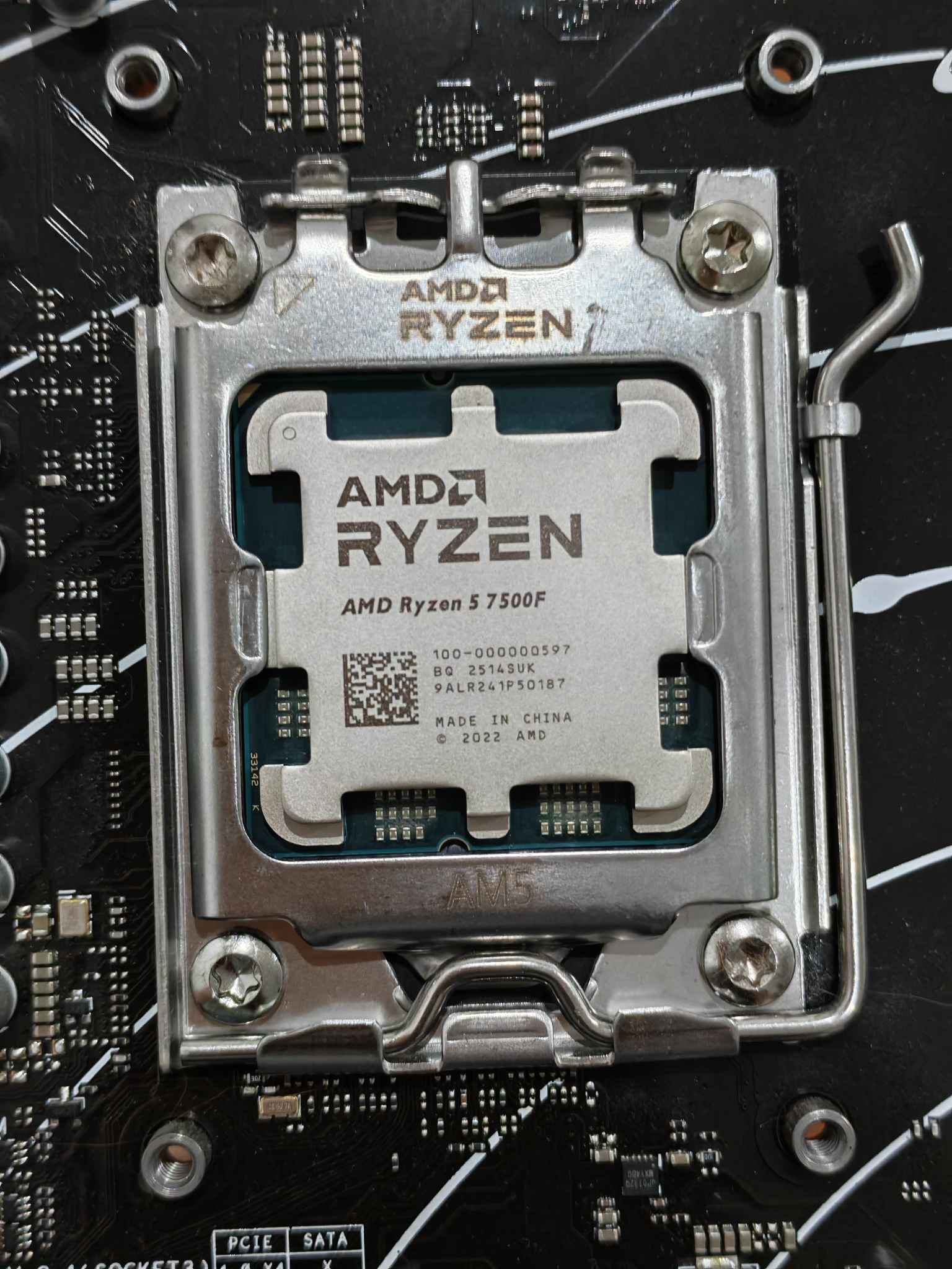 คอมชุด AM5 I AMD Ryzen5 7500F I MB A620M I DDR5 16GB I M.2 1TB I ไม่มี ...