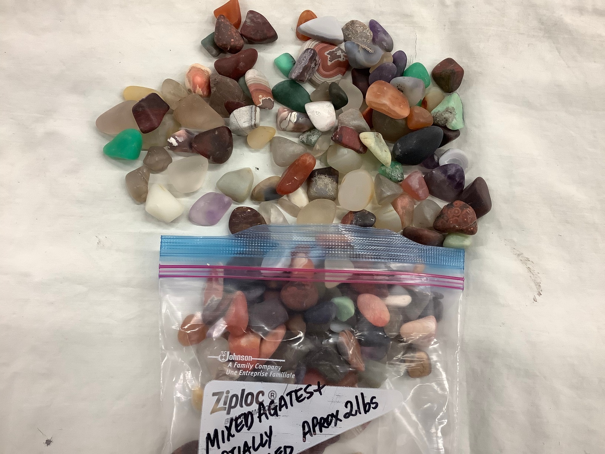 Calgary Rock and Lapidary Club (CRLC) - Collection of Agates opening ...