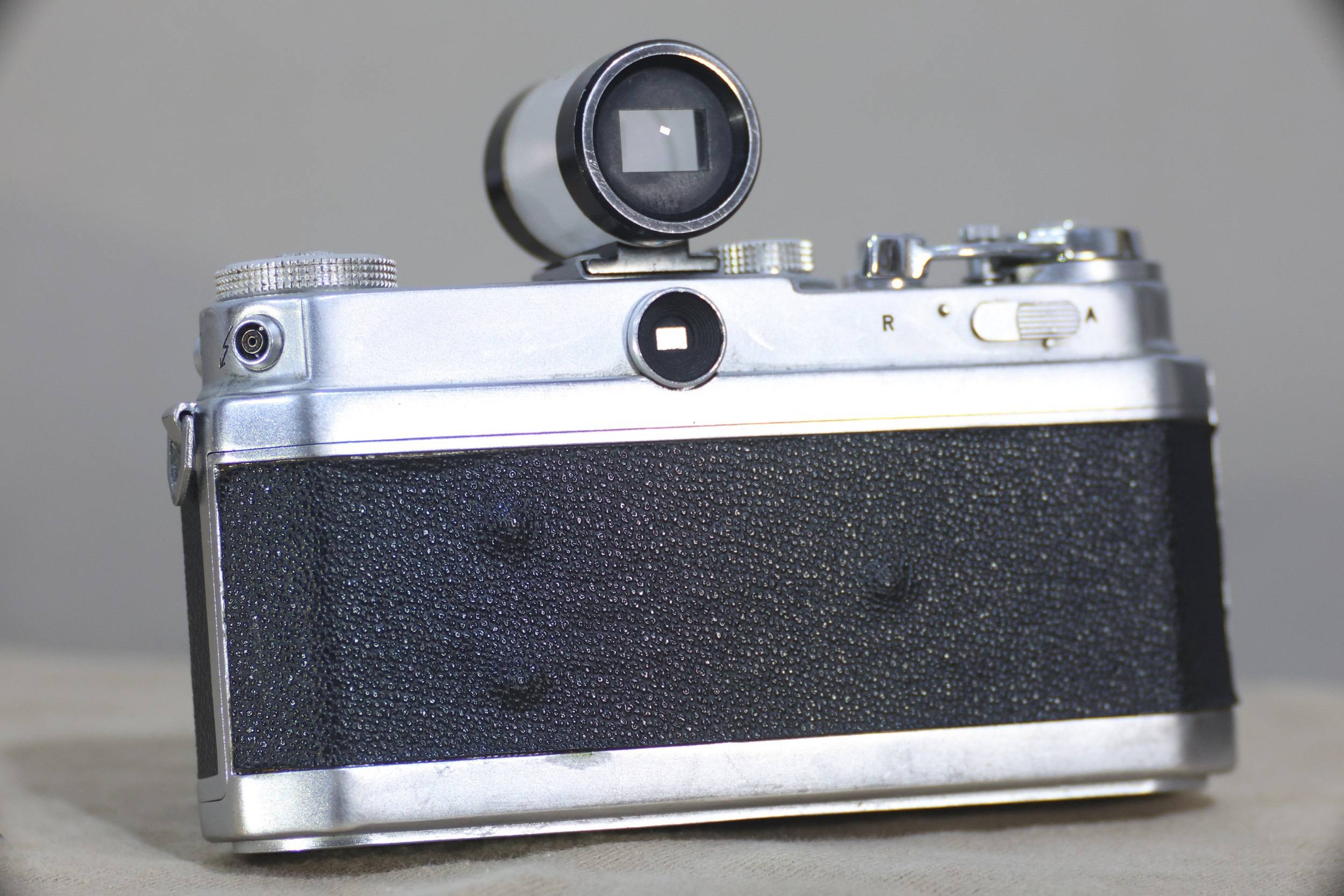 Foca Universal R camera with Oplarex 5cm f1.9 lens review