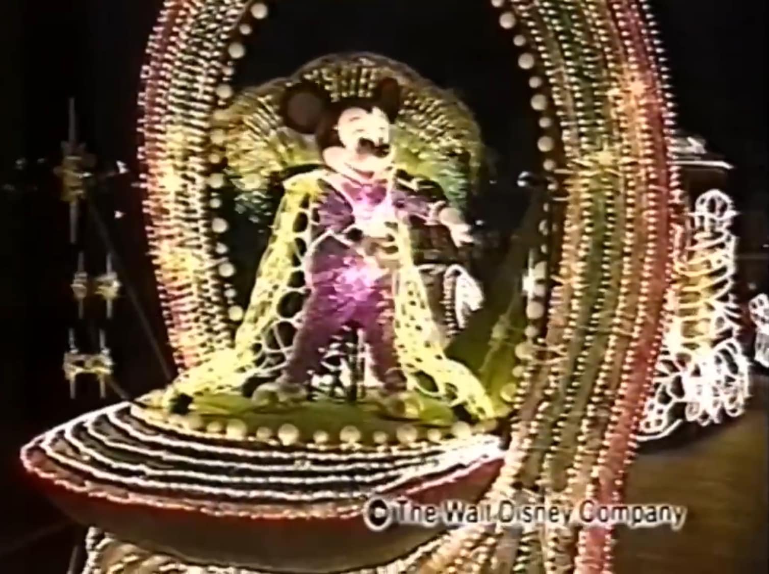 1995年12月24日に放送した 夢と魔法の王国 東京ディズニーランドより