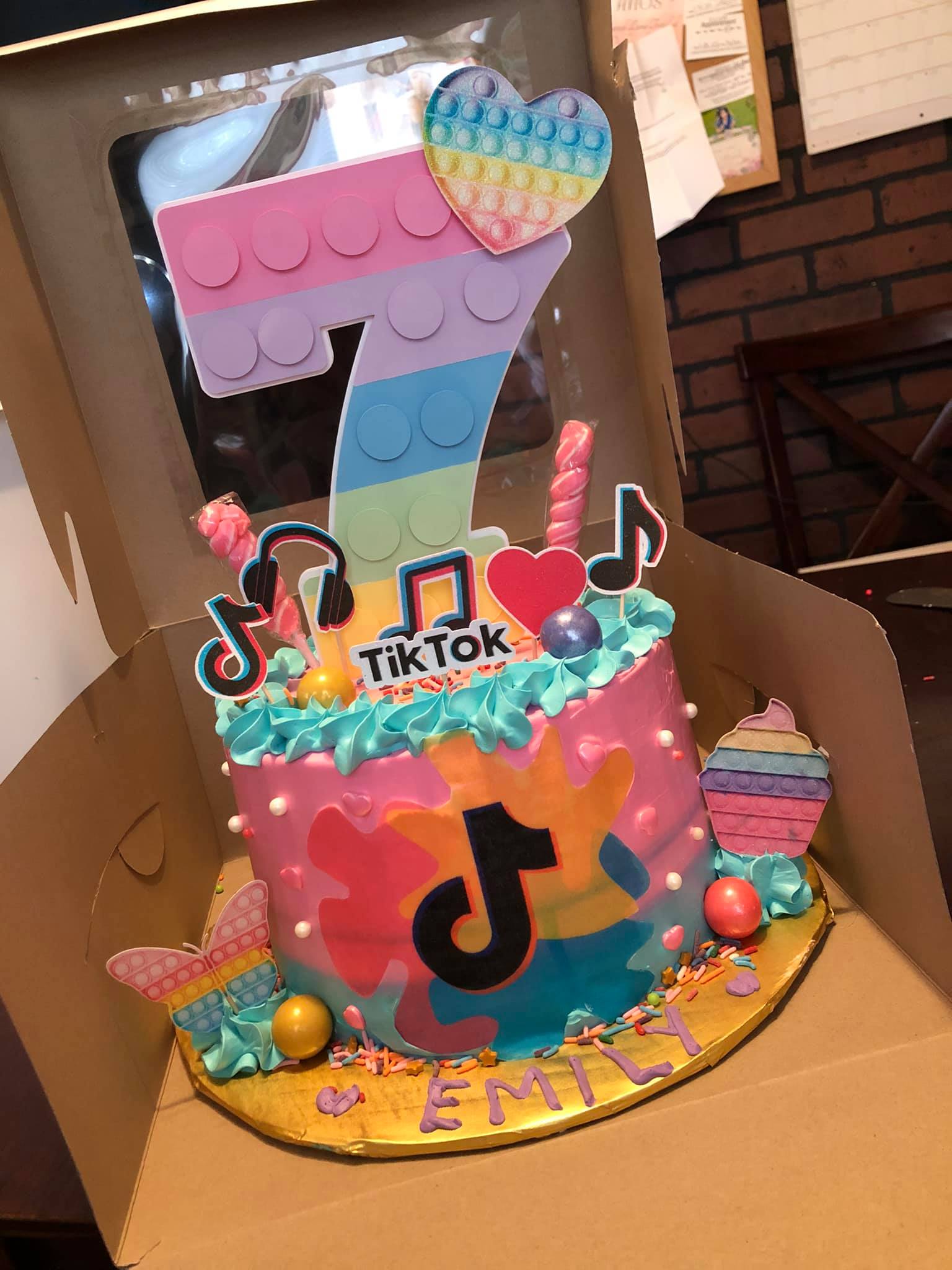 Cakes By Elvira - Happy 7th Birthday Emily! Topper... | Facebook