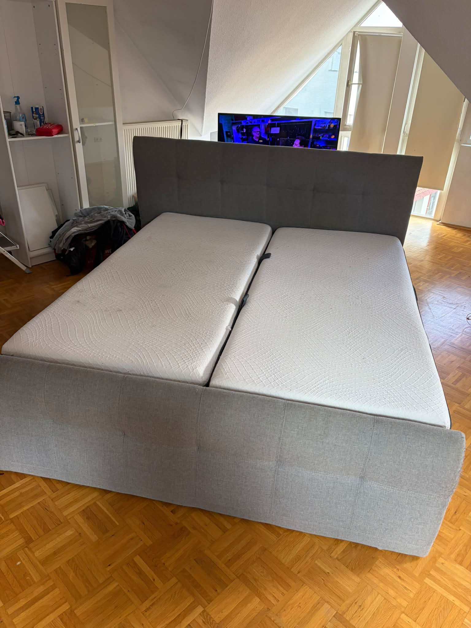 Boxspringbett zu verschenken
