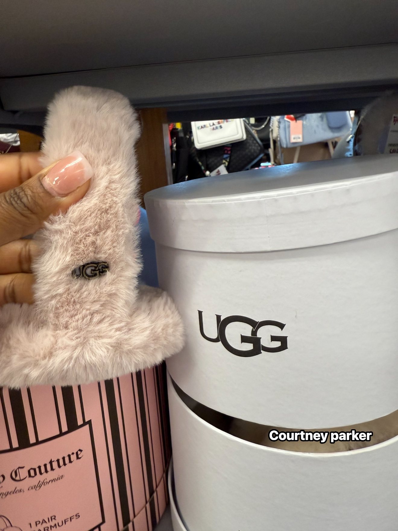 Ծ*Ծ様 UGG イヤーマフ ✨UGG earmuffs for $34 at TJ Maxx hurry before they're gone!🏃🏽‍♀️