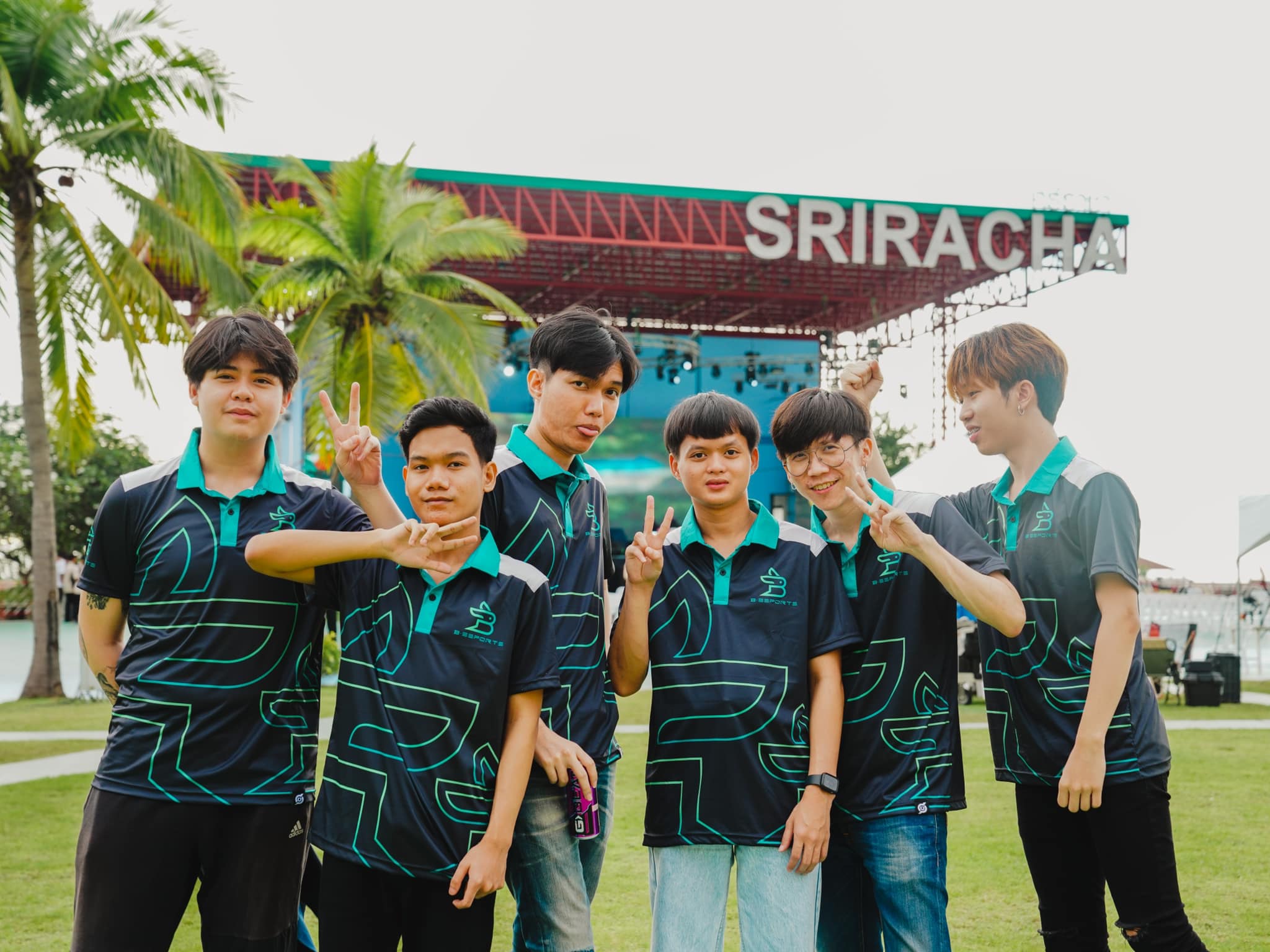 B Esports - มาเชียร์ทีม B Esports กันได้น้า 💚🐰🌿 