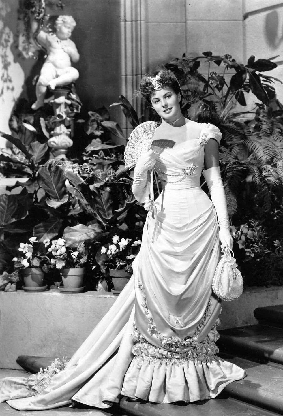 ingrid bergman green dress Bergman's iconic Cactus Flower color-burgundy