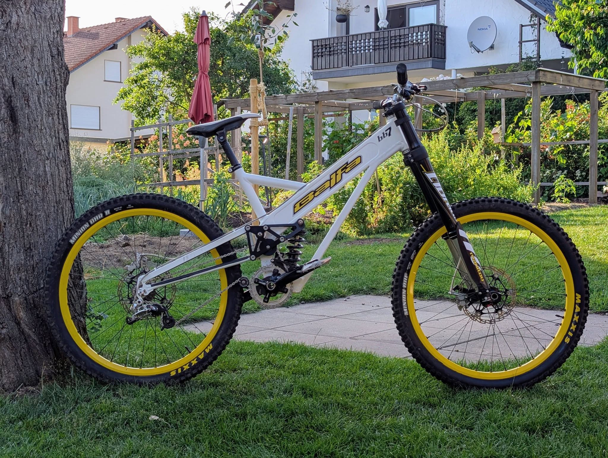 Built Not Bought: André Plarre's Balfa BB7 Inspired Trail Bike