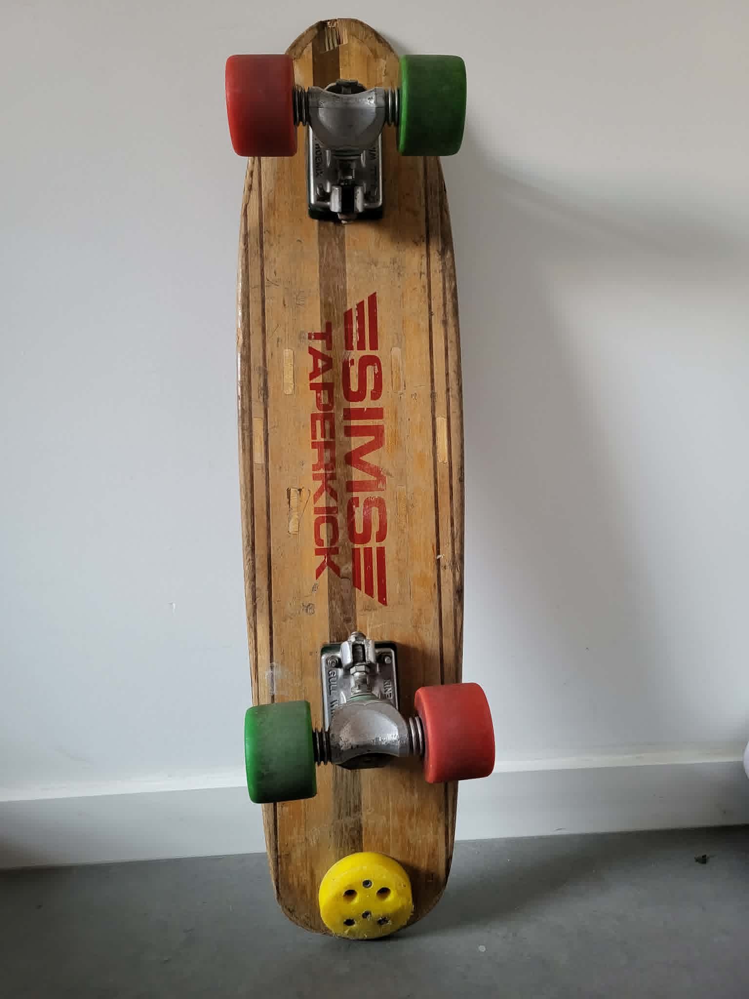 Identifying and valuing a vintage SIMS Taperkick skateboard setup