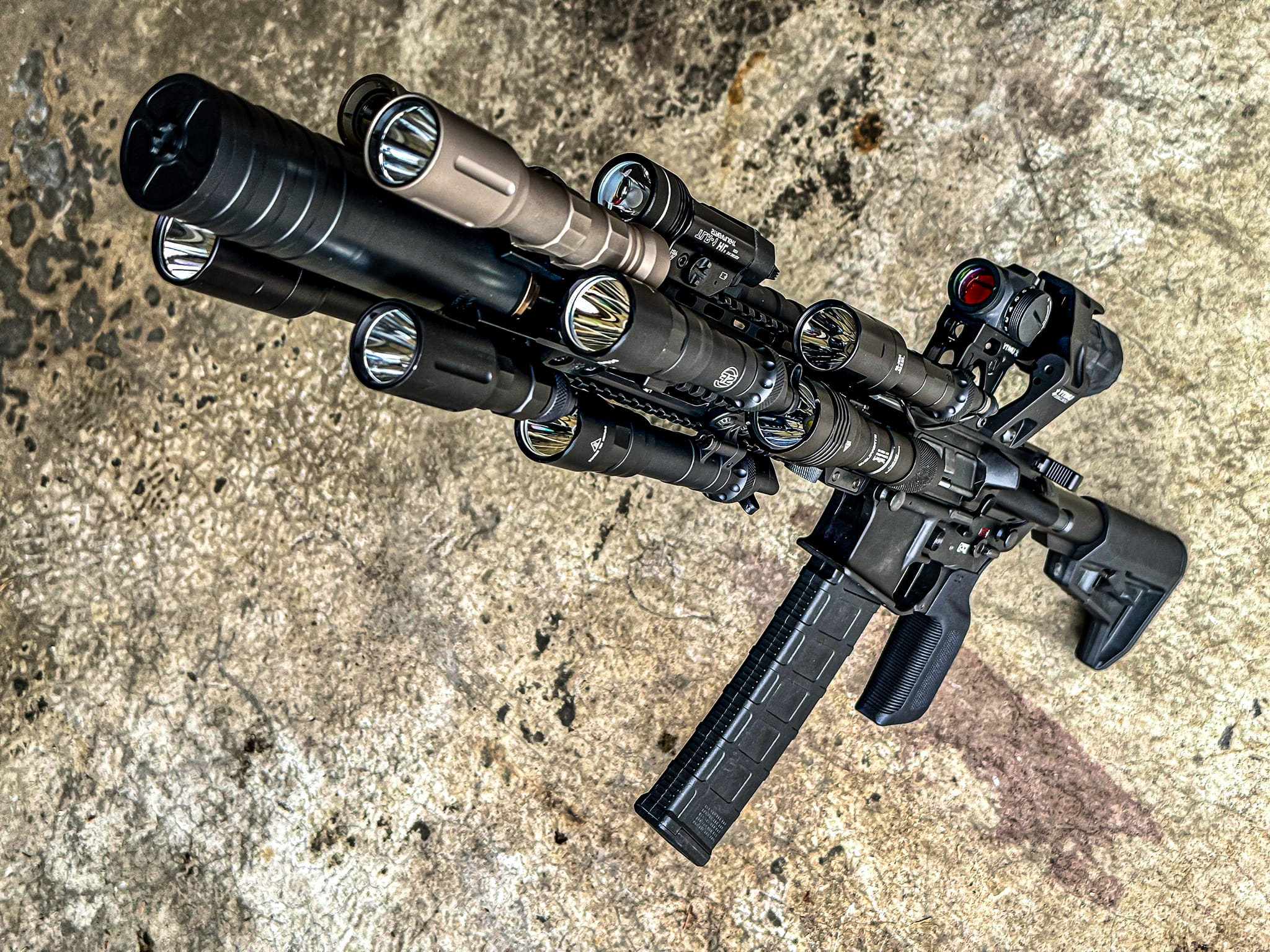 Aimbot Arms - สว่างไสว ยิ่งกว่าไฟ10ล้อ 🔦