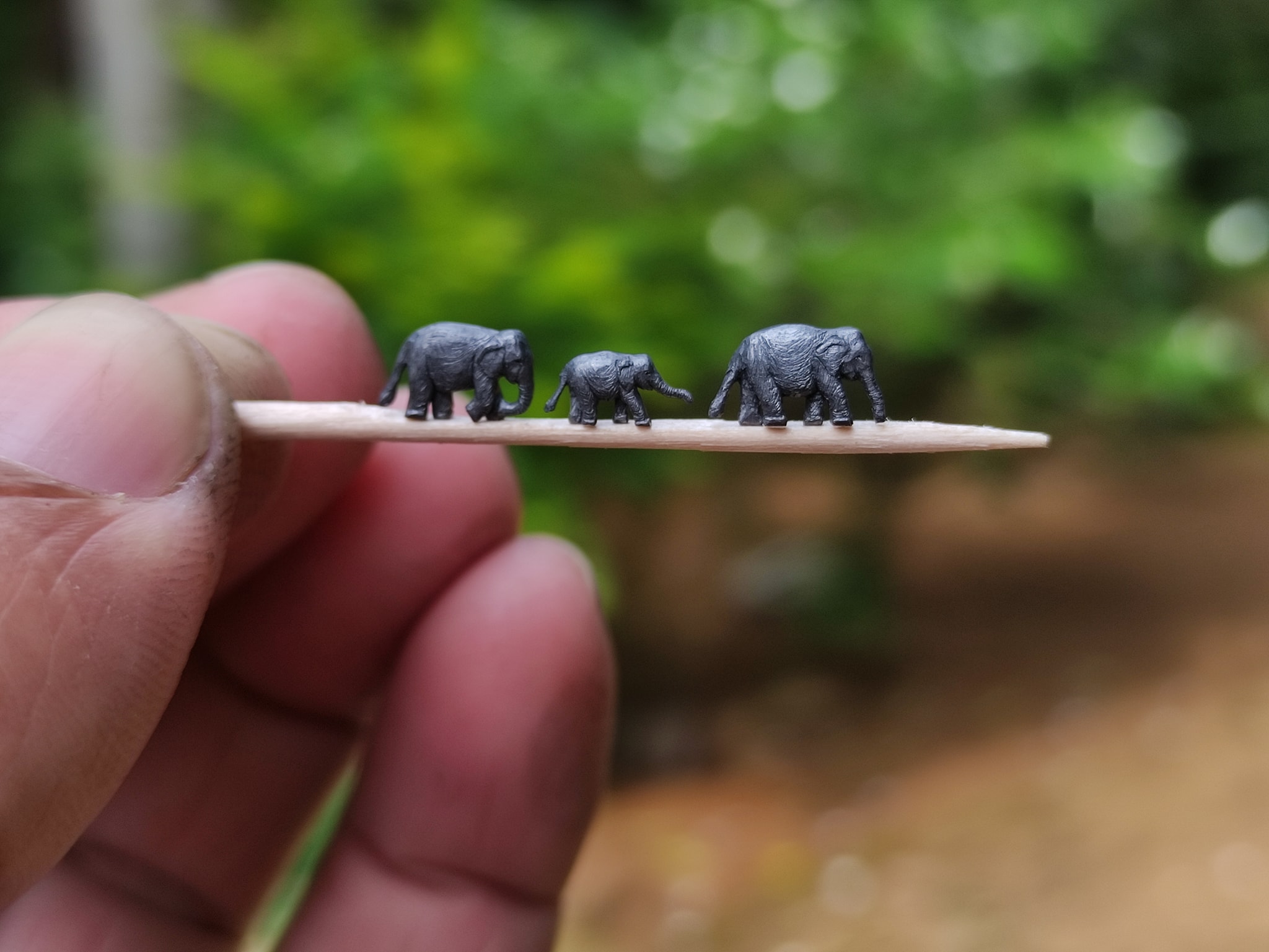 Daya Micro Art - Detailed Eliphant family called 'thunpath... | Facebook