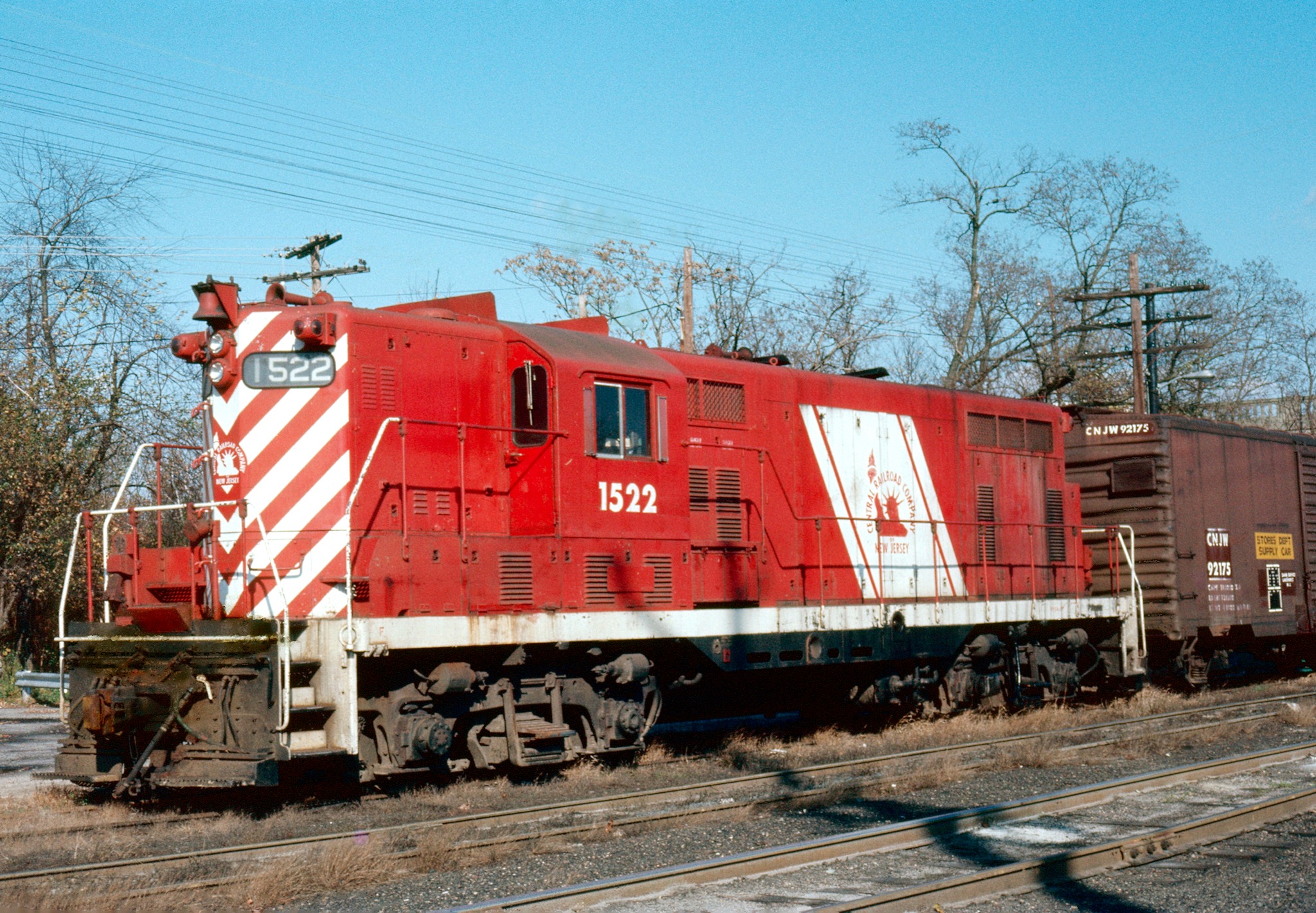 Jersey Central Lines | GP7 1522 sitting at Lakehurst in an early ...