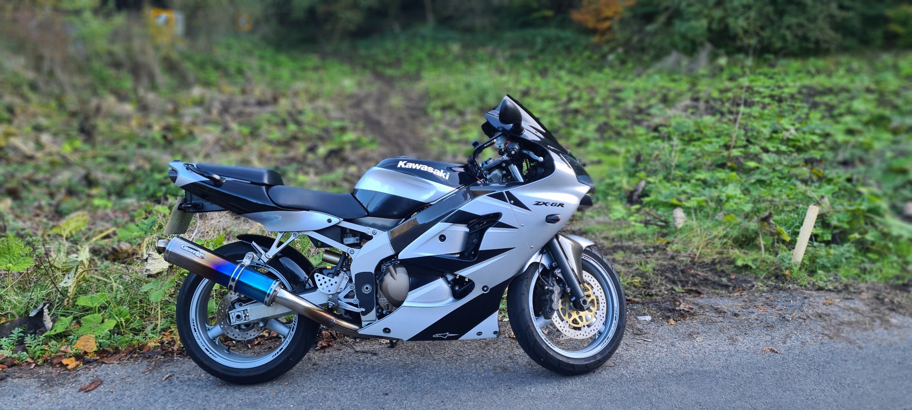 ジョン My near immaculate 25 Yr old zx6r , great bike and still looks the
