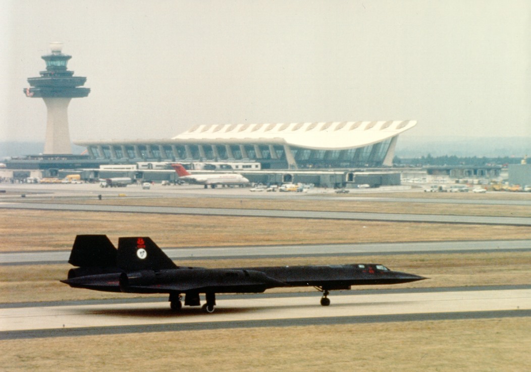 Washington - #OTD in 1990 the Lockheed SR-71 Blackbird arrived at ...